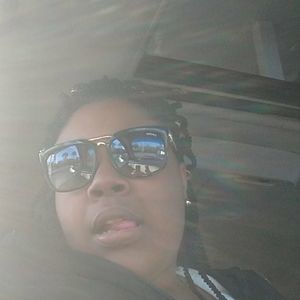 Meet your Posher, Vee